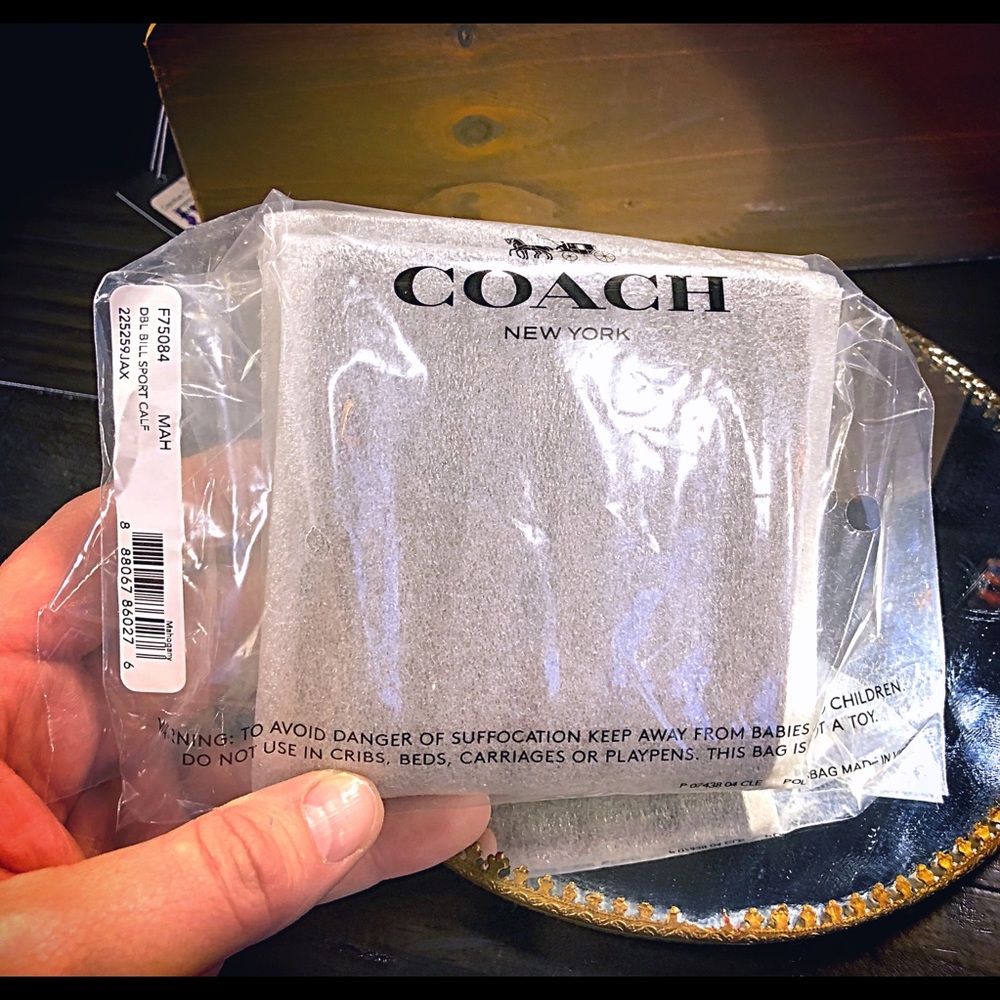 COACH Double Billfold Wallet Mahogany Leather - Picture 7 of 7